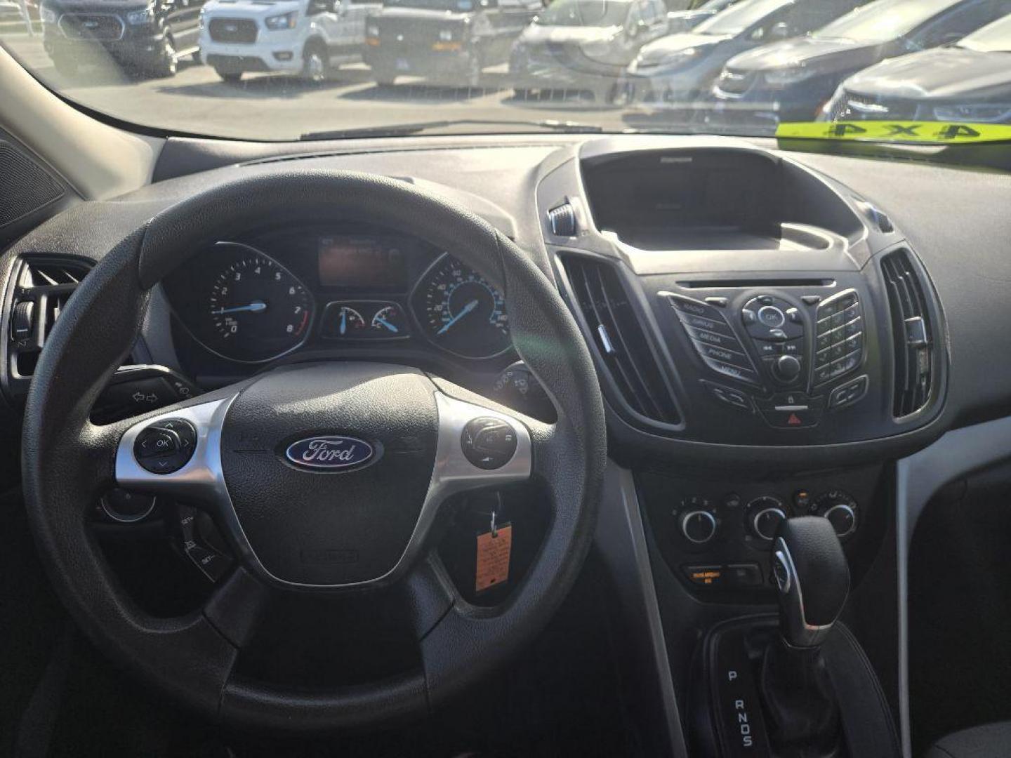 2015 SILVER FORD ESCAPE SE (1FMCU9GX5FU) with an 1.6L engine, Automatic transmission, located at 929 East 8th Ave, Anchorage, AK, 99501, (907) 274-2277, 61.214783, -149.866074 - Photo#4