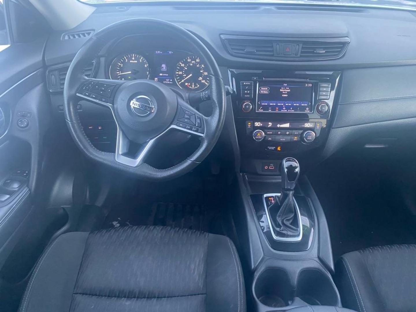2019 SILVER NISSAN ROGUE SV (KNMAT2MV8KP) with an 2.5L engine, Continuously Variable transmission, located at 929 East 8th Ave, Anchorage, AK, 99501, (907) 274-2277, 61.214783, -149.866074 - Photo#4