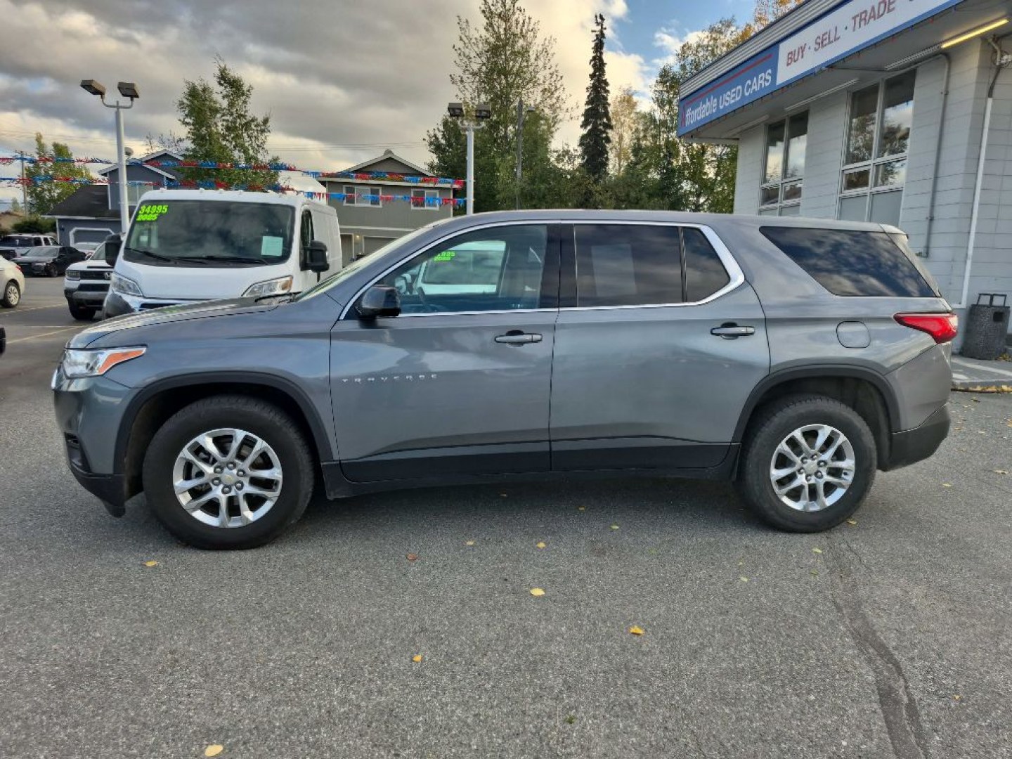 2018 GRAY CHEVROLET TRAVERSE LS (1GNEVFKW1JJ) with an 3.6L engine, Automatic transmission, located at 929 East 8th Ave, Anchorage, AK, 99501, (907) 274-2277, 61.214783, -149.866074- Photo#1