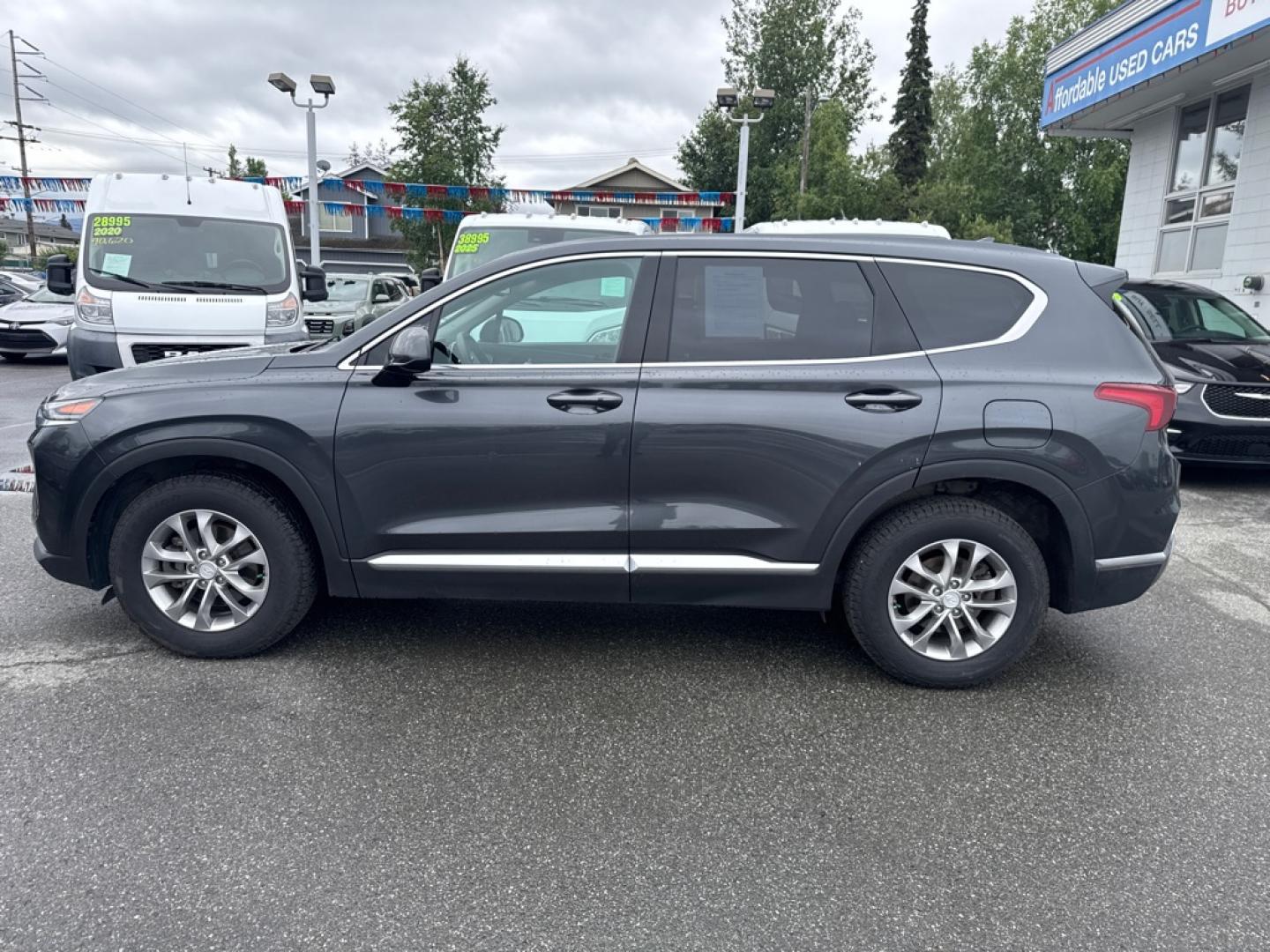 2020 GRAY HYUNDAI SANTA FE SEL (5NMS3CADXLH) with an 2.4L engine, Automatic transmission, located at 929 East 8th Ave, Anchorage, AK, 99501, (907) 274-2277, 61.214783, -149.866074- Photo#1