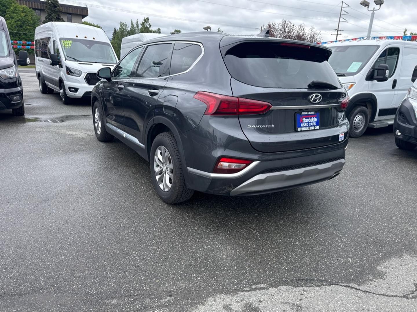2020 GRAY HYUNDAI SANTA FE SEL (5NMS3CADXLH) with an 2.4L engine, Automatic transmission, located at 929 East 8th Ave, Anchorage, AK, 99501, (907) 274-2277, 61.214783, -149.866074- Photo#4