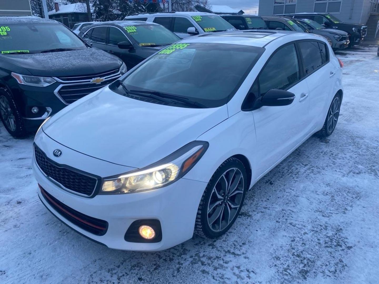 2018 WHITE KIA FORTE EX (3KPFN5A35JE) with an 1.6L engine, Automatic transmission, located at 929 East 8th Ave, Anchorage, AK, 99501, (907) 274-2277, 61.214783, -149.866074 - Photo#0