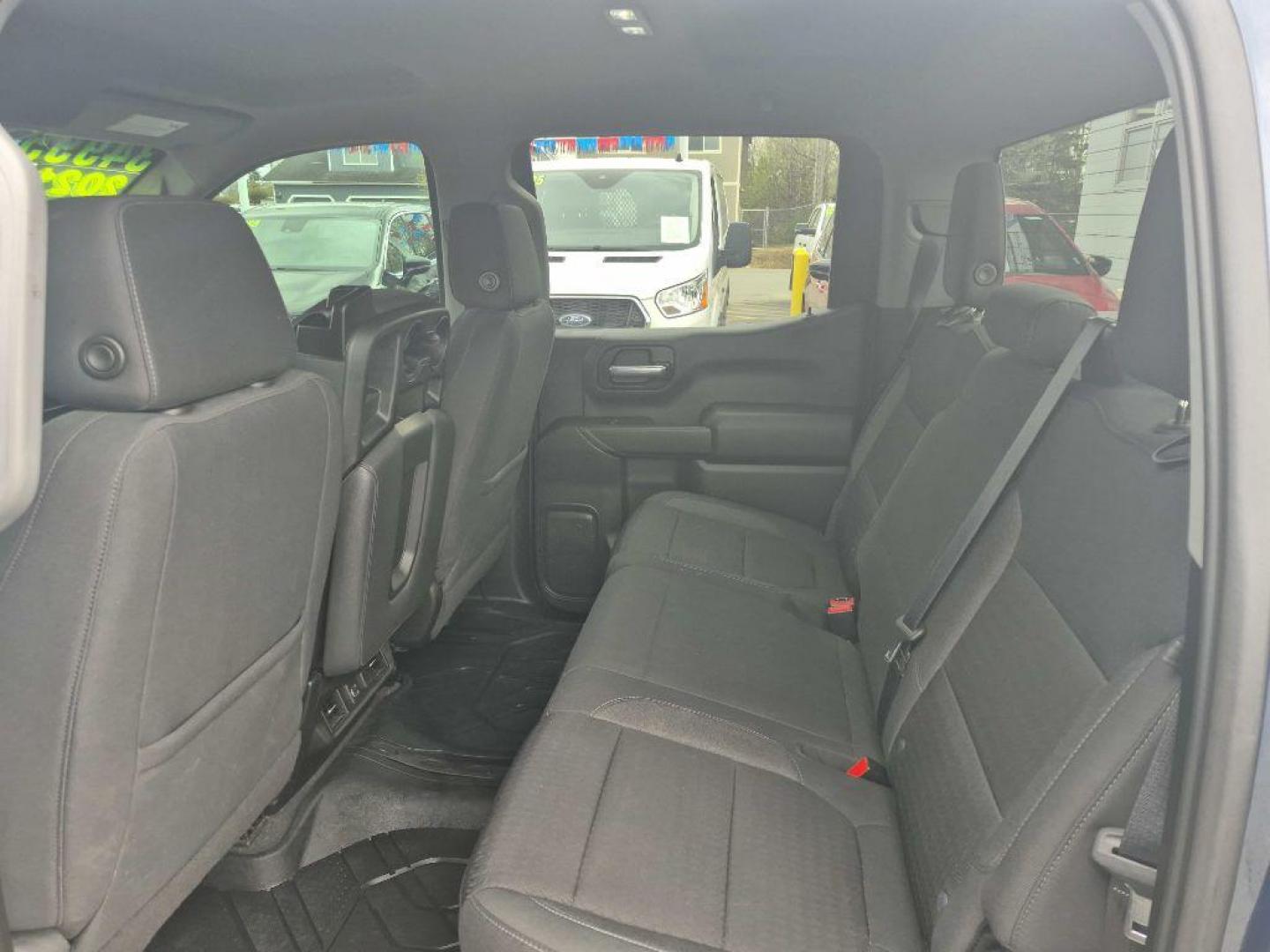 2021 BLUE CHEVROLET SILVERADO 1500 LT (3GCUYDED1MG) with an 5.3L engine, Automatic transmission, located at 929 East 8th Ave, Anchorage, AK, 99501, (907) 274-2277, 61.214783, -149.866074 - Photo#3