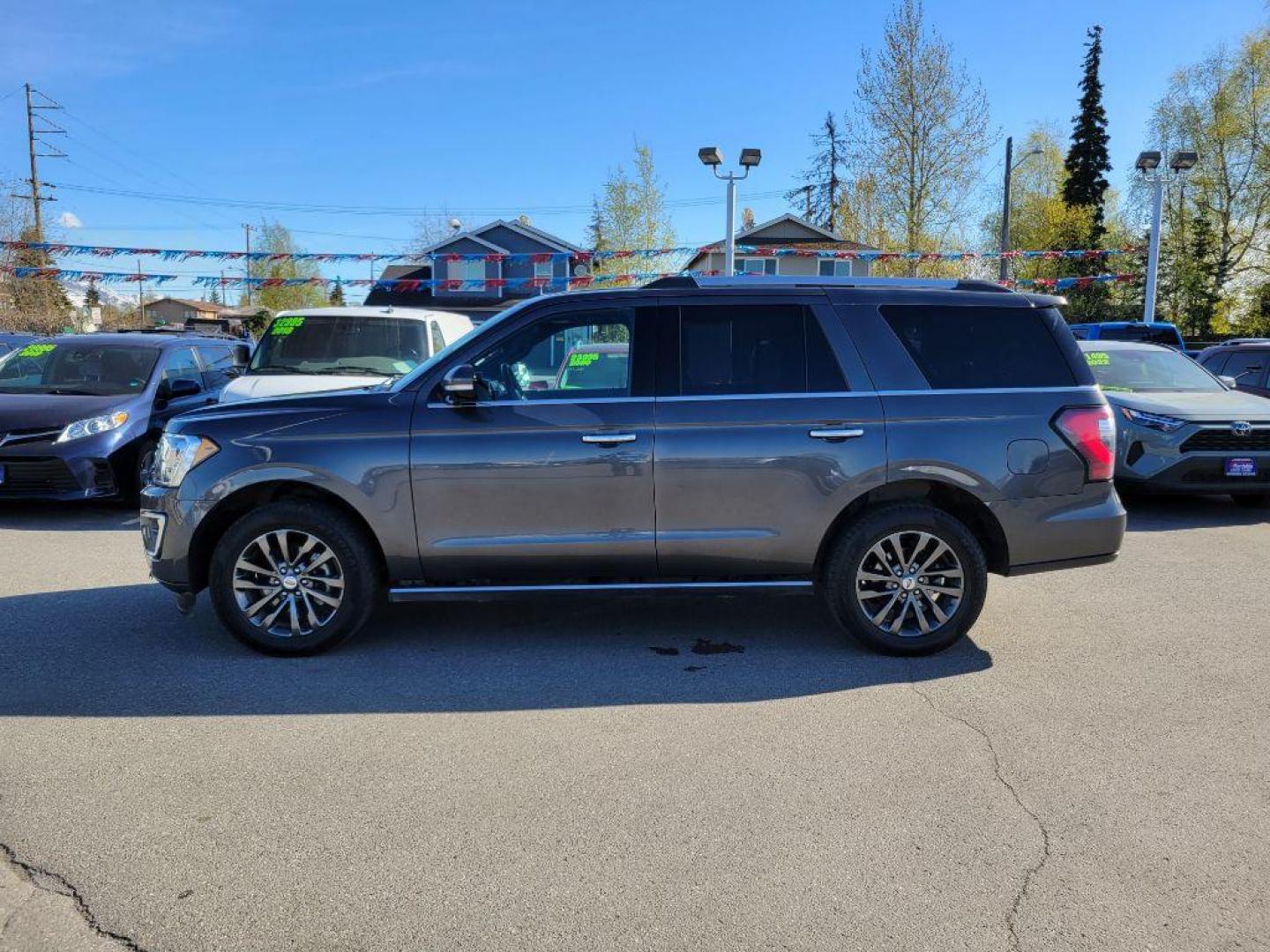 2020 GRAY FORD EXPEDITION LIMITED (1FMJU2AT2LE) with an 3.5L engine, Automatic transmission, located at 929 East 8th Ave, Anchorage, AK, 99501, (907) 274-2277, 61.214783, -149.866074 - Photo#1