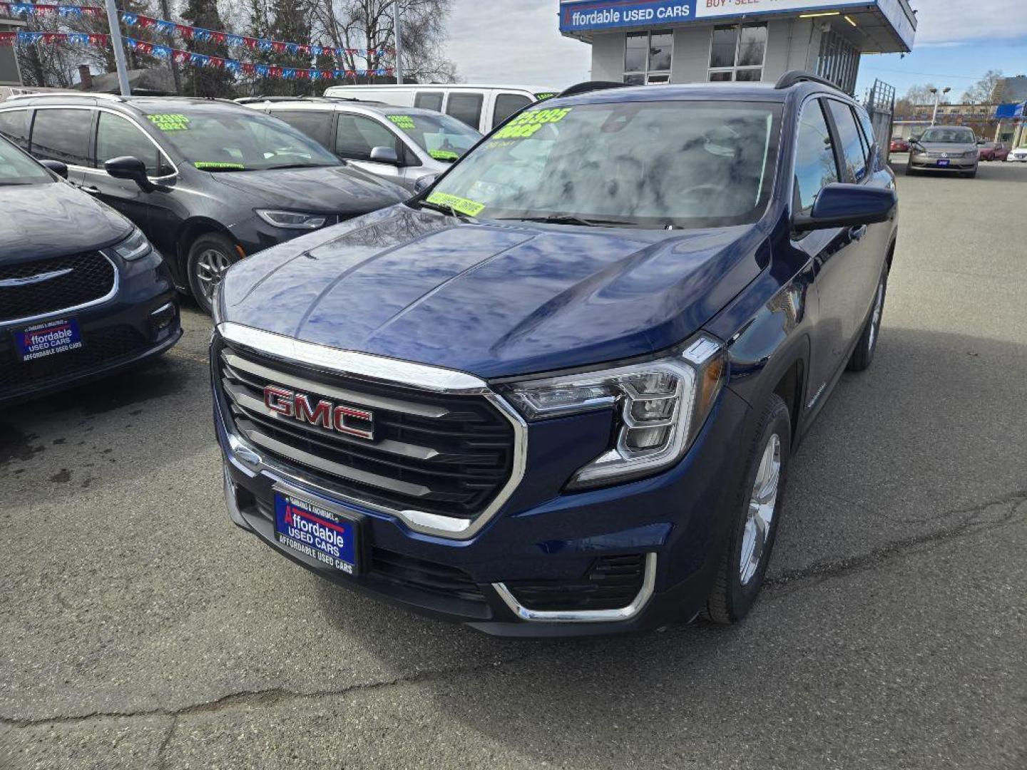 2022 BLUE GMC TERRAIN SLE (3GKALTEV2NL) with an 1.5L engine, Automatic transmission, located at 929 East 8th Ave, Anchorage, AK, 99501, (907) 274-2277, 61.214783, -149.866074 - Photo#0