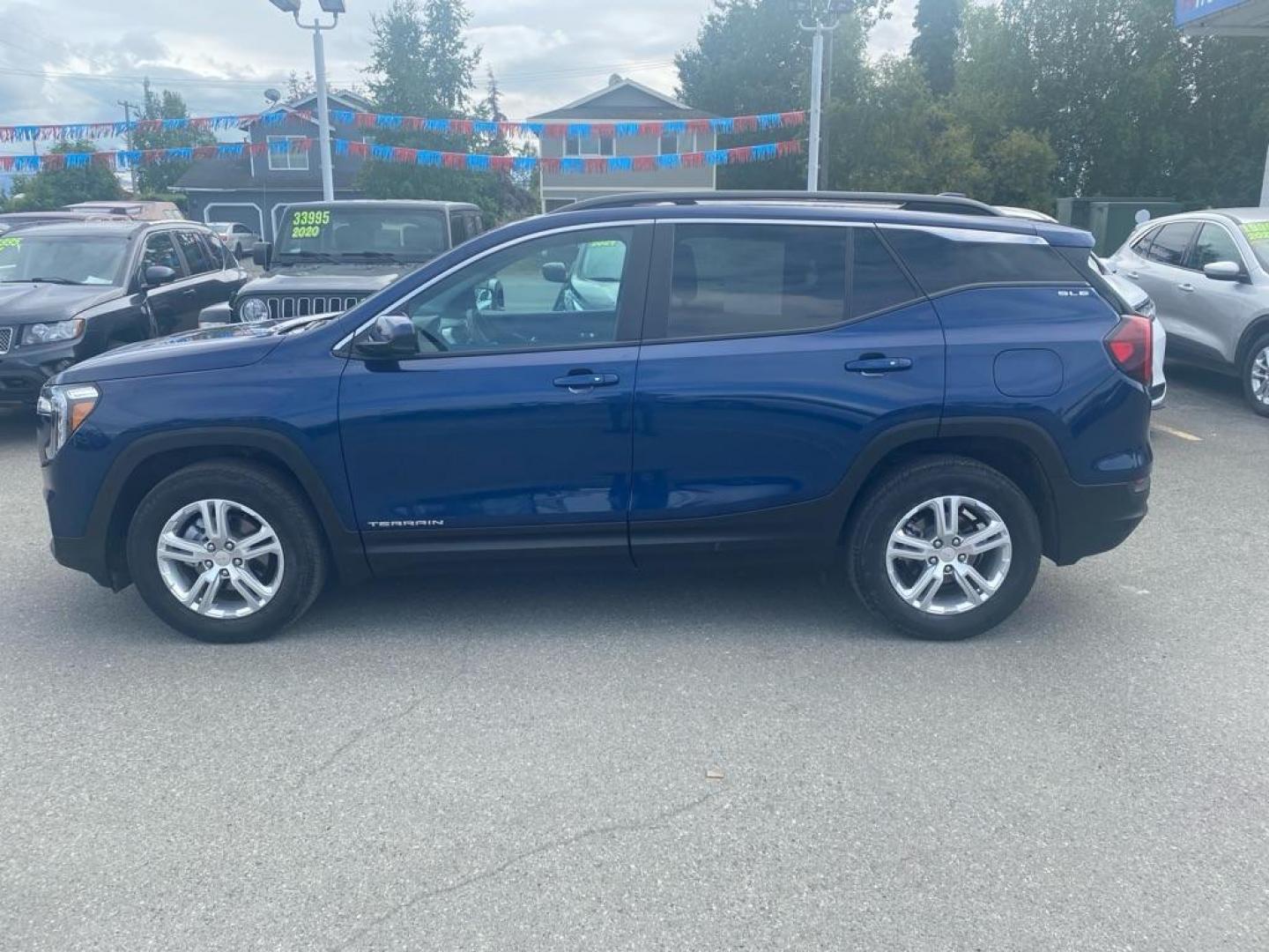 2022 BLUE GMC TERRAIN SLE (3GKALTEV2NL) with an 1.5L engine, Automatic transmission, located at 929 East 8th Ave, Anchorage, AK, 99501, (907) 274-2277, 61.214783, -149.866074 - Photo#1