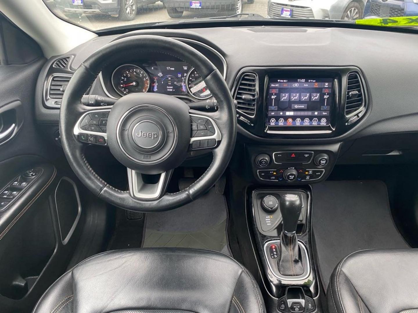 2019 GRAY JEEP COMPASS LIMITED (3C4NJDCB3KT) with an 2.4L engine, Automatic transmission, located at 929 East 8th Ave, Anchorage, AK, 99501, (907) 274-2277, 61.214783, -149.866074 - Photo#4