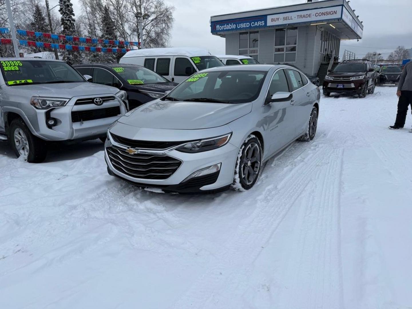 2020 SILVER CHEVROLET MALIBU LT (1G1ZD5ST9LF) with an 1.5L engine, Continuously Variable transmission, located at 929 East 8th Ave, Anchorage, AK, 99501, (907) 274-2277, 61.214783, -149.866074 - Photo#0