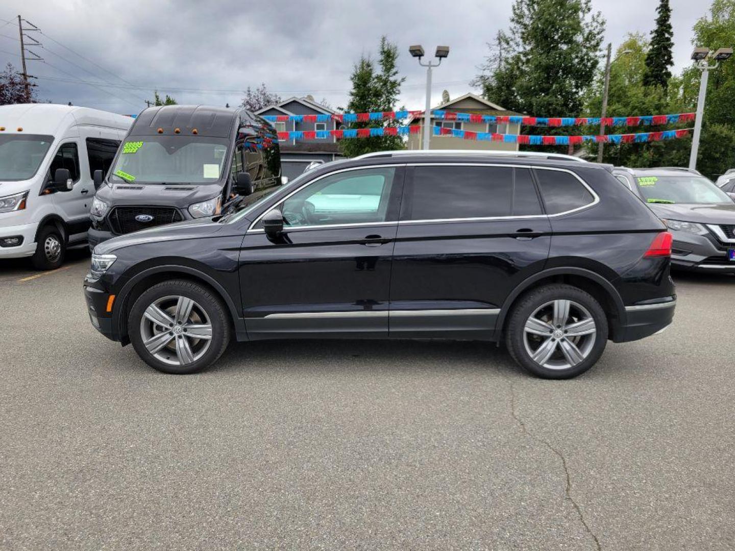 2019 BLACK VOLKSWAGEN TIGUAN SEL PREMIUM (3VV4B7AXXKM) with an 2.0L engine, Automatic transmission, located at 929 East 8th Ave, Anchorage, AK, 99501, (907) 274-2277, 61.214783, -149.866074 - Photo#1