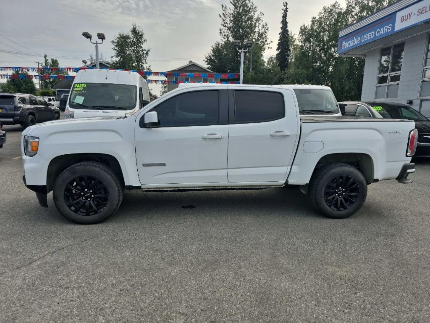 2021 WHITE GMC CANYON ELEVATION (1GTG6CEN7M1) with an 3.6L engine, Automatic transmission, located at 929 East 8th Ave, Anchorage, AK, 99501, (907) 274-2277, 61.214783, -149.866074- Photo#1