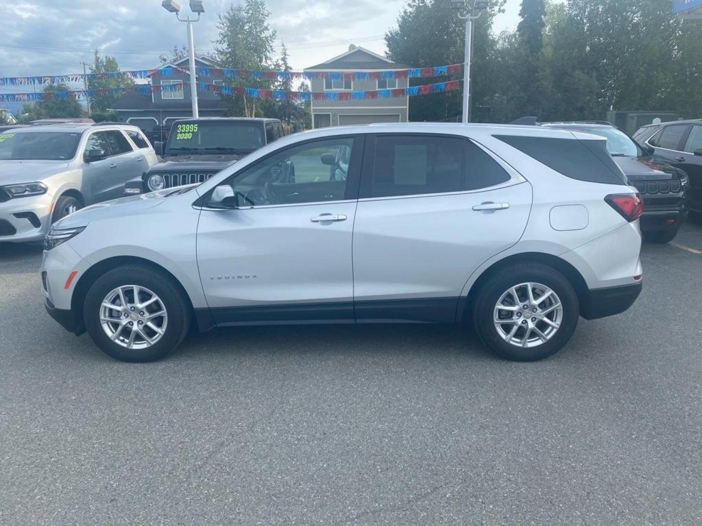 2022 SILVER CHEVROLET EQUINOX LT (3GNAXUEV8NL) with an 1.5L engine, Automatic transmission, located at 929 East 8th Ave, Anchorage, AK, 99501, (907) 274-2277, 61.214783, -149.866074 - Photo#1
