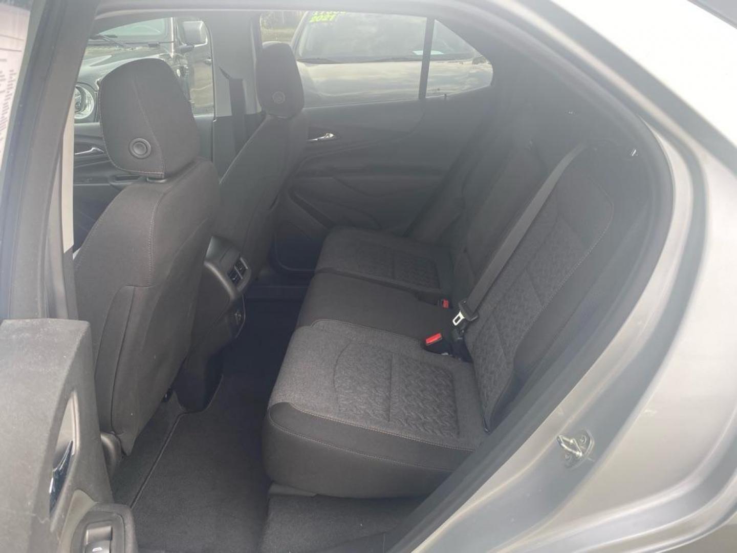 2022 SILVER CHEVROLET EQUINOX LT (3GNAXUEV8NL) with an 1.5L engine, Automatic transmission, located at 929 East 8th Ave, Anchorage, AK, 99501, (907) 274-2277, 61.214783, -149.866074 - Photo#3