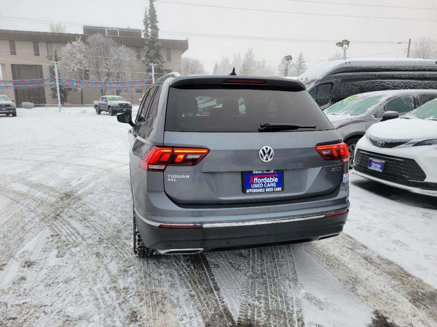 2021 SILVER VOLKSWAGEN TIGUAN SE (3VV2B7AXXMM) with an 2.0L engine, Automatic transmission, located at 929 East 8th Ave, Anchorage, AK, 99501, (907) 274-2277, 61.214783, -149.866074 - Photo#2