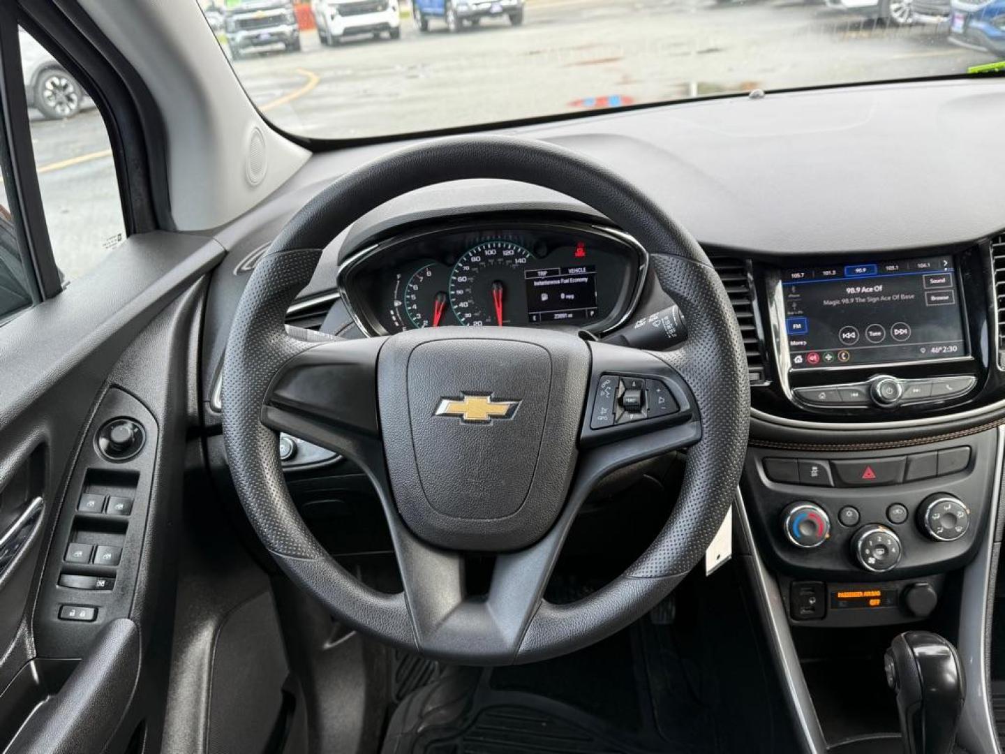 2020 GRAY CHEVROLET TRAX LS (3GNCJNSB9LL) with an 1.4L engine, Automatic transmission, located at 929 East 8th Ave, Anchorage, AK, 99501, (907) 274-2277, 61.214783, -149.866074 - Photo#4