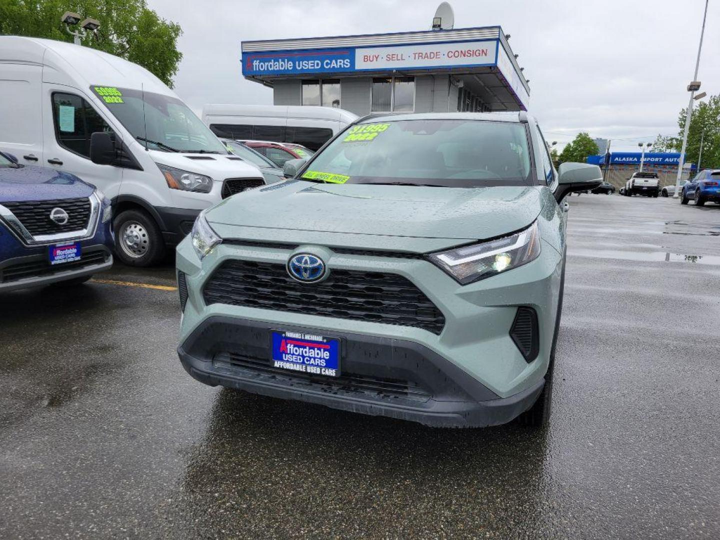 2022 GREY TOYOTA RAV4 XLE HYBRID XLE (4T3RWRFV3NU) with an 2.5L engine, Automatic transmission, located at 929 East 8th Ave, Anchorage, AK, 99501, (907) 274-2277, 61.214783, -149.866074 - Photo#0