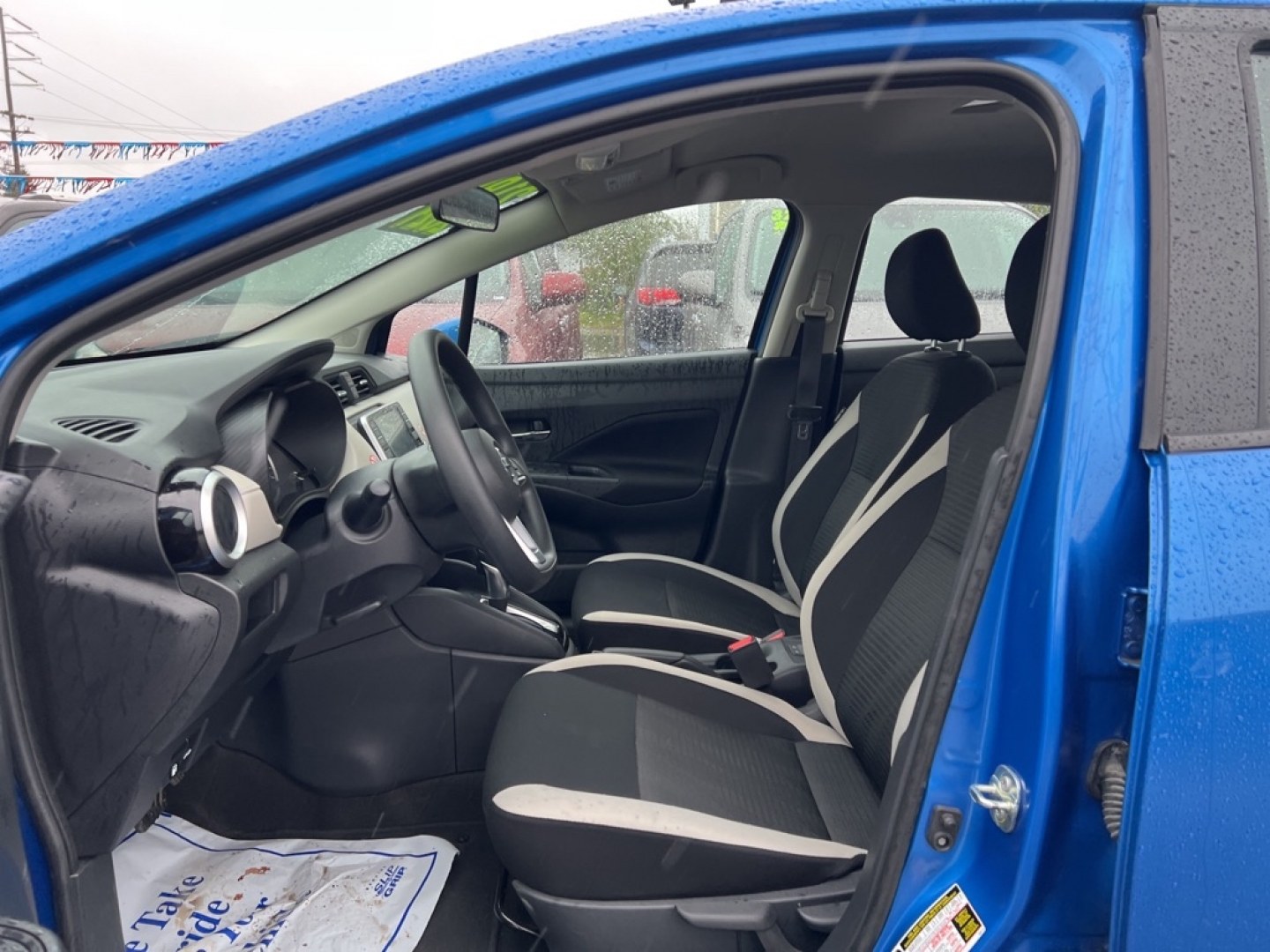 2021 BLUE NISSAN VERSA SV (3N1CN8EVXML) with an 1.6L engine, Continuously Variable transmission, located at 929 East 8th Ave, Anchorage, AK, 99501, (907) 274-2277, 61.214783, -149.866074- Photo#4
