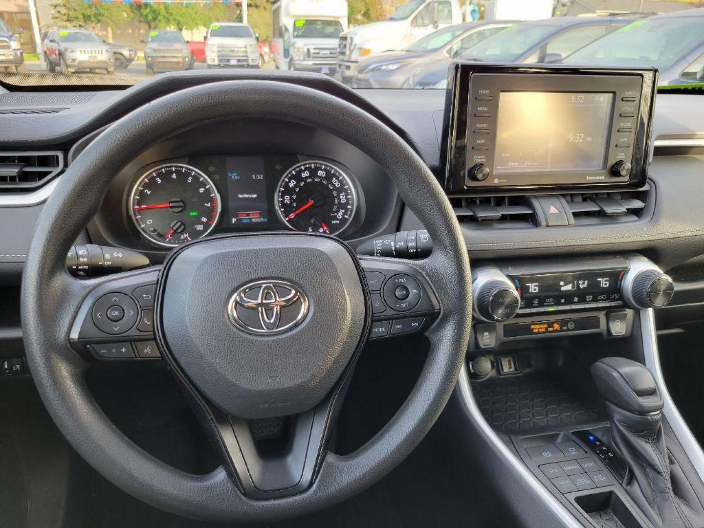 2021 GRAY TOYOTA RAV4 XLE XLE (2T3P1RFV9MW) with an 2.5L engine, Automatic transmission, located at 929 East 8th Ave, Anchorage, AK, 99501, (907) 274-2277, 61.214783, -149.866074 - Photo#4