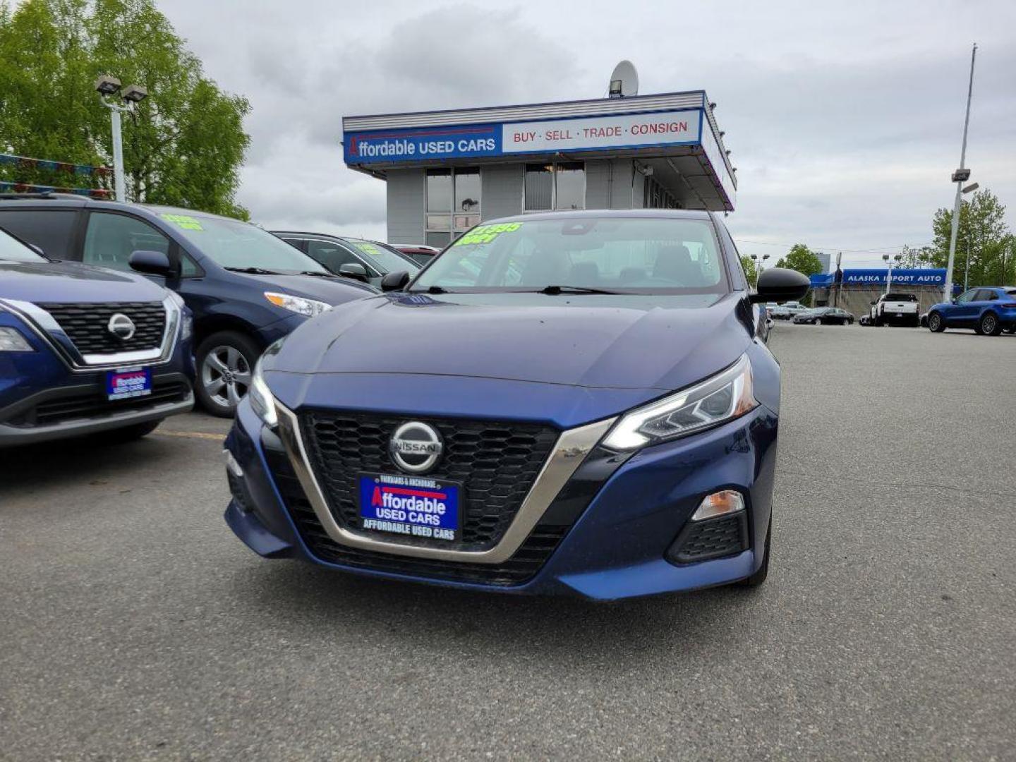 2021 BLUE NISSAN ALTIMA SR (1N4BL4CW7MN) with an 2.5L engine, Continuously Variable transmission, located at 929 East 8th Ave, Anchorage, AK, 99501, (907) 274-2277, 61.214783, -149.866074 - Photo#0