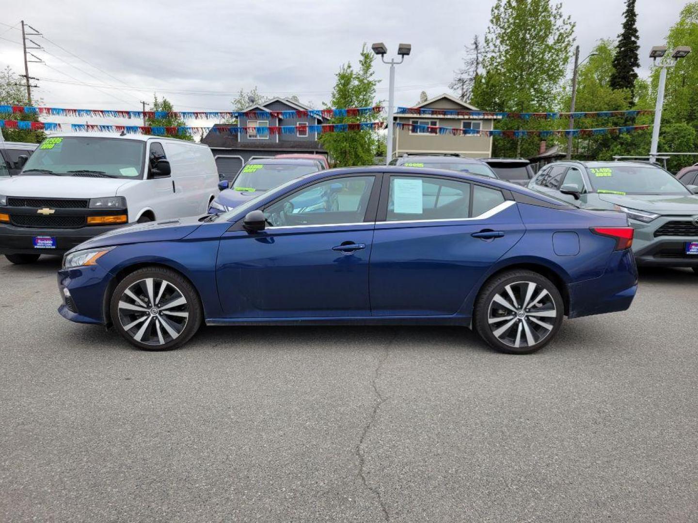 2021 BLUE NISSAN ALTIMA SR (1N4BL4CW7MN) with an 2.5L engine, Continuously Variable transmission, located at 929 East 8th Ave, Anchorage, AK, 99501, (907) 274-2277, 61.214783, -149.866074 - Photo#1