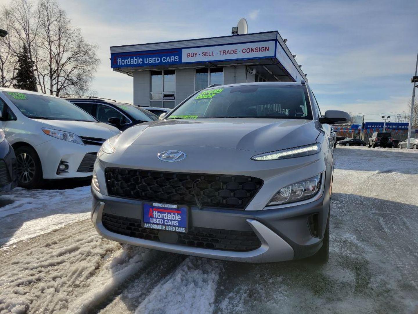 2022 GRAY HYUNDAI KONA LIMITED (KM8K5CA36NU) with an 1.6L engine, Automatic transmission, located at 929 East 8th Ave, Anchorage, AK, 99501, (907) 274-2277, 61.214783, -149.866074 - Photo#0