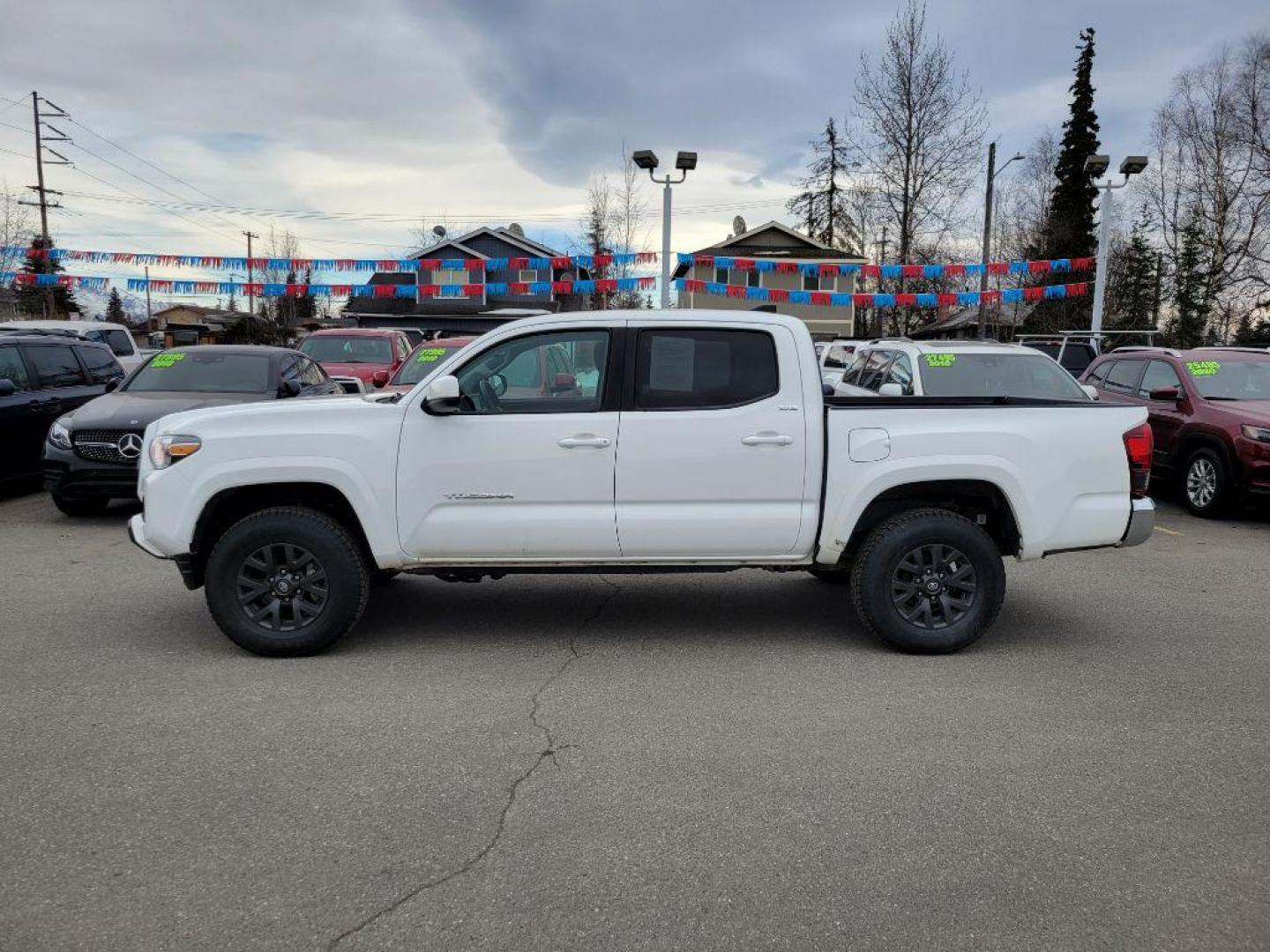 2021 WHITE TOYOTA TACOMA DOUBLE CAB (3TMCZ5ANXMM) with an 3.5L engine, Automatic transmission, located at 929 East 8th Ave, Anchorage, AK, 99501, (907) 274-2277, 61.214783, -149.866074 - Photo#1