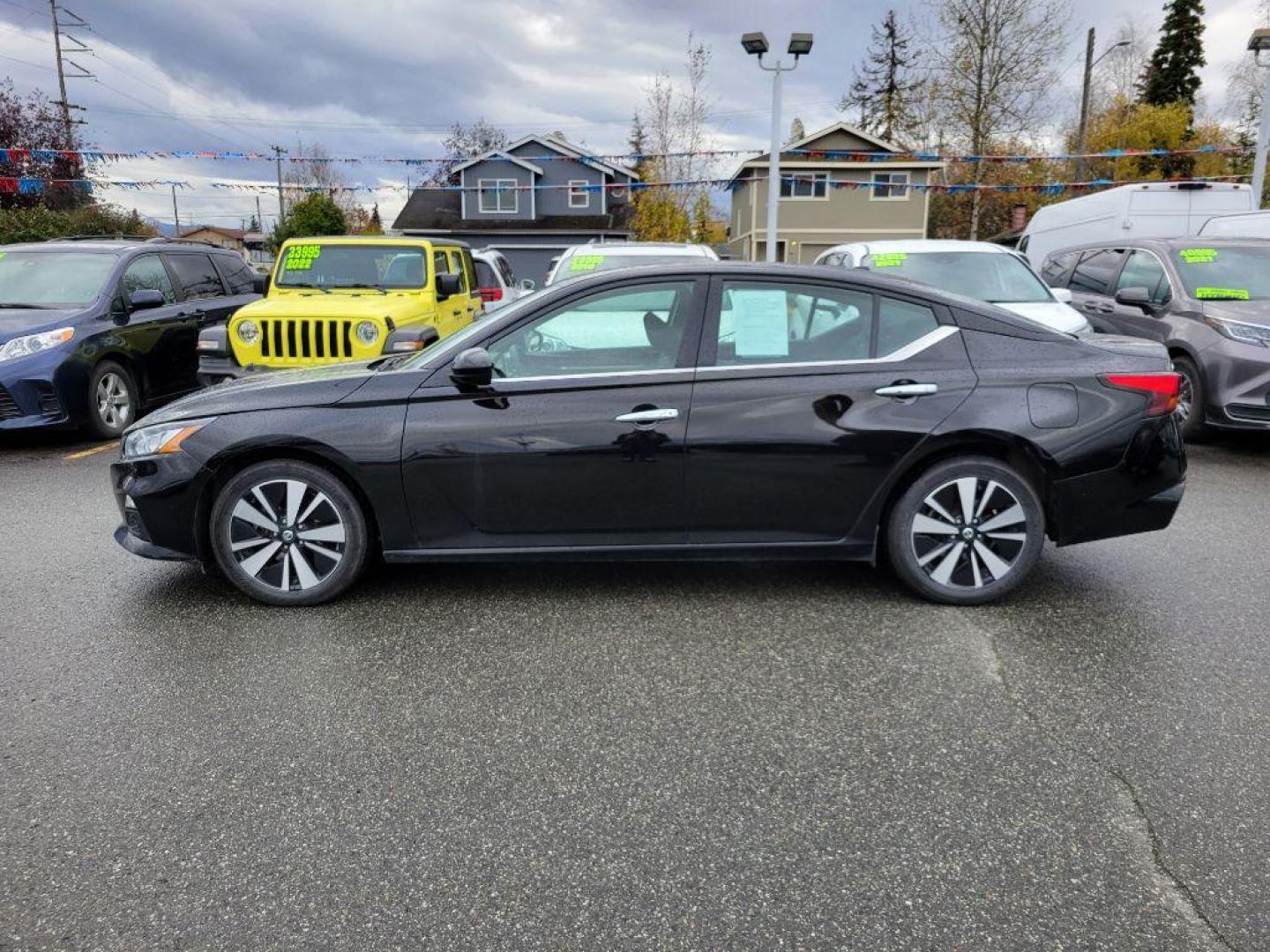 2021 BLACK NISSAN ALTIMA SV SV (1N4BL4DV3MN) with an 2.5L engine, Continuously Variable transmission, located at 929 East 8th Ave, Anchorage, AK, 99501, (907) 274-2277, 61.214783, -149.866074 - Photo#1