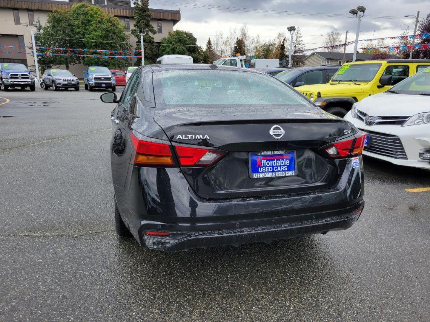 2021 BLACK NISSAN ALTIMA SV SV (1N4BL4DV3MN) with an 2.5L engine, Continuously Variable transmission, located at 929 East 8th Ave, Anchorage, AK, 99501, (907) 274-2277, 61.214783, -149.866074 - Photo#2