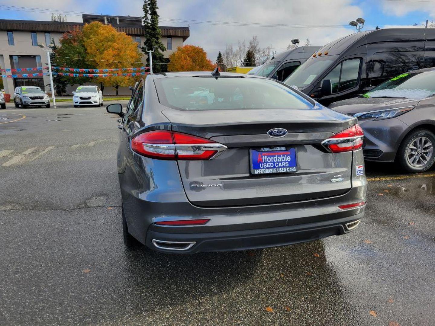 2019 GRAY FORD FUSION SE (3FA6P0T95KR) with an 2.0L engine, Automatic transmission, located at 929 East 8th Ave, Anchorage, AK, 99501, (907) 274-2277, 61.214783, -149.866074 - Photo#2