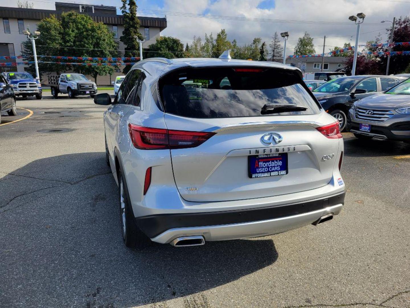 2021 SILVER INFINITI QX50 LUXE (3PCAJ5BB6MF) with an 2.0L engine, Continuously Variable transmission, located at 929 East 8th Ave, Anchorage, AK, 99501, (907) 274-2277, 61.214783, -149.866074 - Photo#2