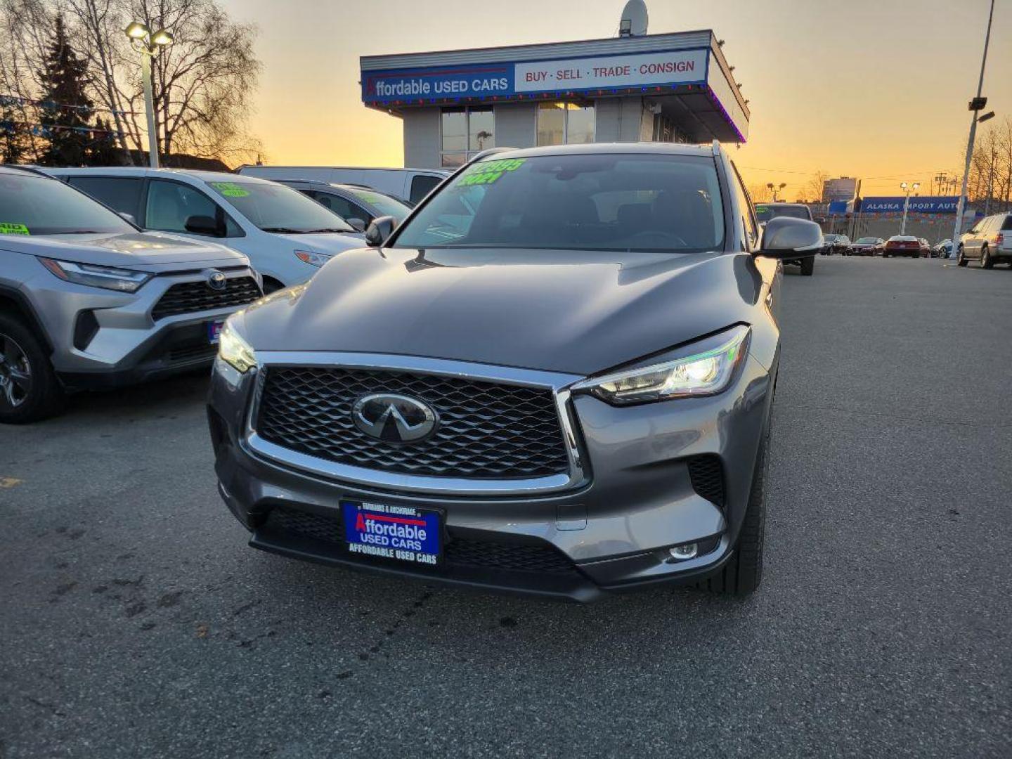 2021 GRAY INFINITI QX50 LUXE LUXE (3PCAJ5BBXMF) with an 2.0L engine, Continuously Variable transmission, located at 929 East 8th Ave, Anchorage, AK, 99501, (907) 274-2277, 61.214783, -149.866074 - Photo#0