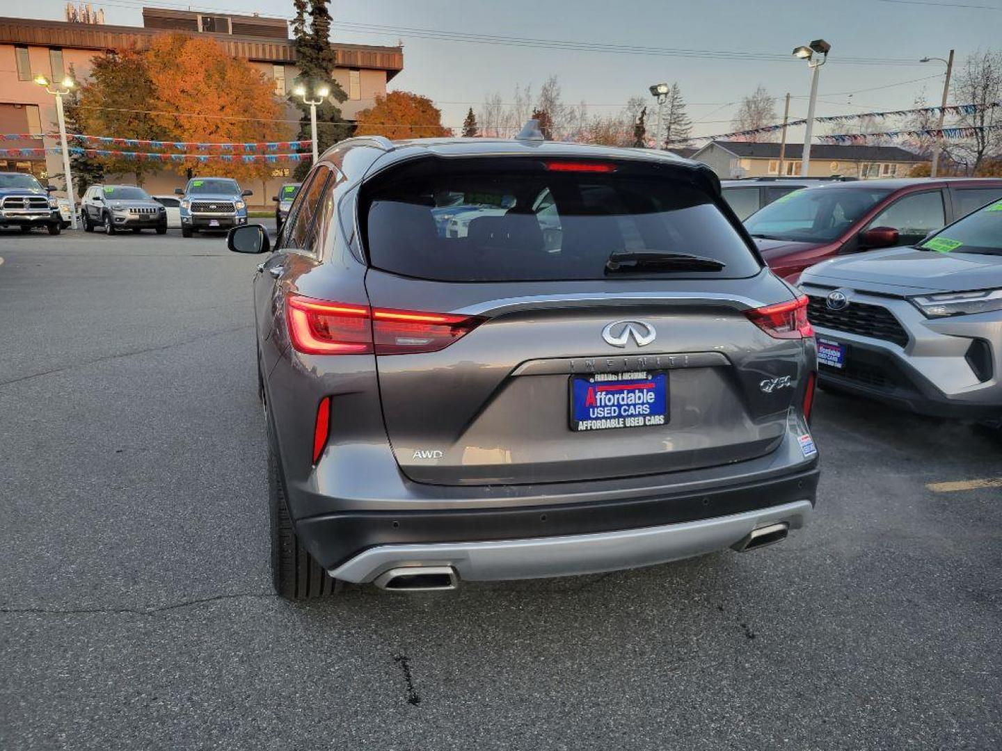 2021 GRAY INFINITI QX50 LUXE LUXE (3PCAJ5BBXMF) with an 2.0L engine, Continuously Variable transmission, located at 929 East 8th Ave, Anchorage, AK, 99501, (907) 274-2277, 61.214783, -149.866074 - Photo#2