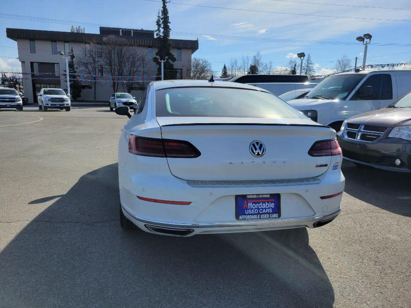 2019 WHITE VOLKSWAGEN ARTEON SEL PREMIUM (WVWTR7ANXKE) with an 2.0L engine, Automatic transmission, located at 929 East 8th Ave, Anchorage, AK, 99501, (907) 274-2277, 61.214783, -149.866074 - Photo#2