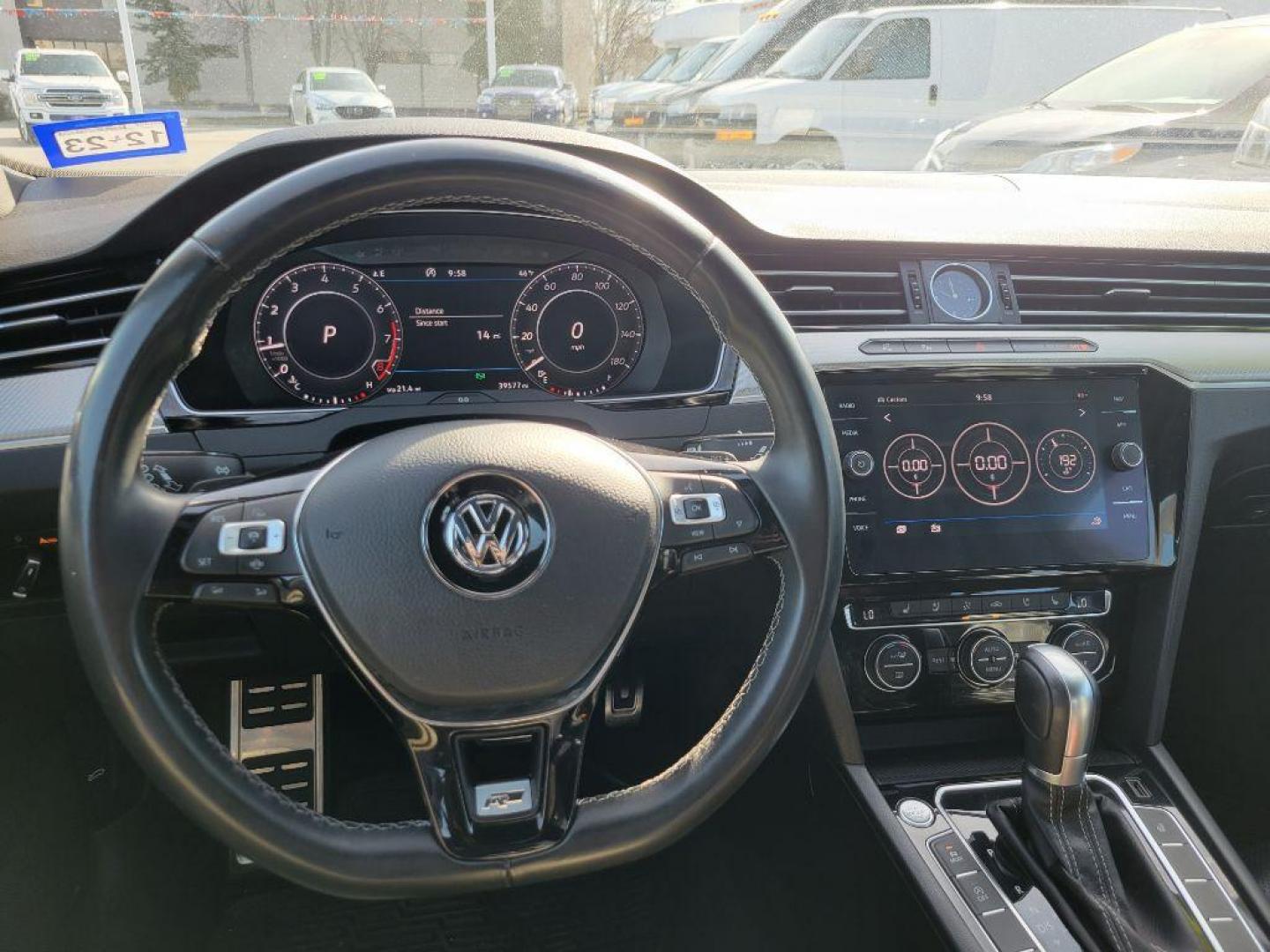 2019 WHITE VOLKSWAGEN ARTEON SEL PREMIUM (WVWTR7ANXKE) with an 2.0L engine, Automatic transmission, located at 929 East 8th Ave, Anchorage, AK, 99501, (907) 274-2277, 61.214783, -149.866074 - Photo#4