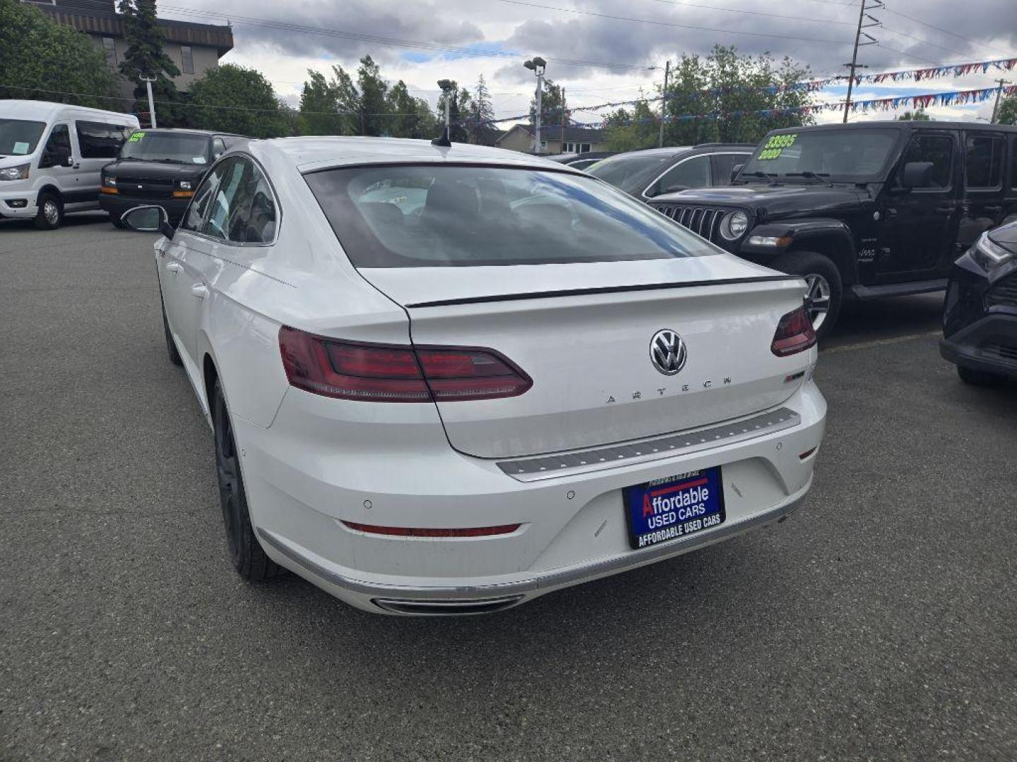 2019 WHITE VOLKSWAGEN ARTEON SEL PREMIUM (WVWTR7ANXKE) with an 2.0L engine, Automatic transmission, located at 929 East 8th Ave, Anchorage, AK, 99501, (907) 274-2277, 61.214783, -149.866074 - Photo#2