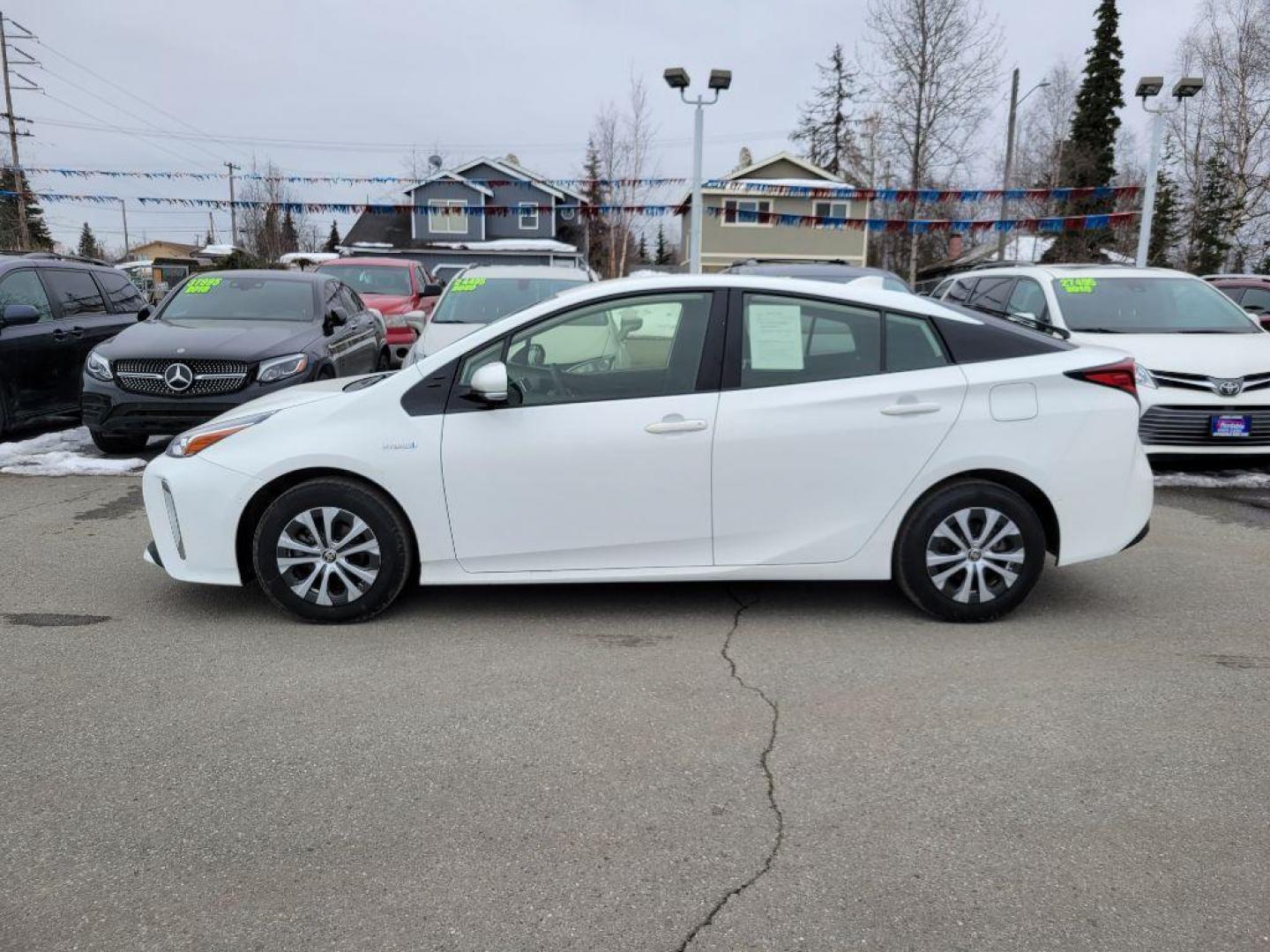 2020 WHITE TOYOTA PRIUS LE (JTDL9RFU3L3) with an 1.8L engine, Continuously Variable transmission, located at 929 East 8th Ave, Anchorage, AK, 99501, (907) 274-2277, 61.214783, -149.866074 - Photo#1