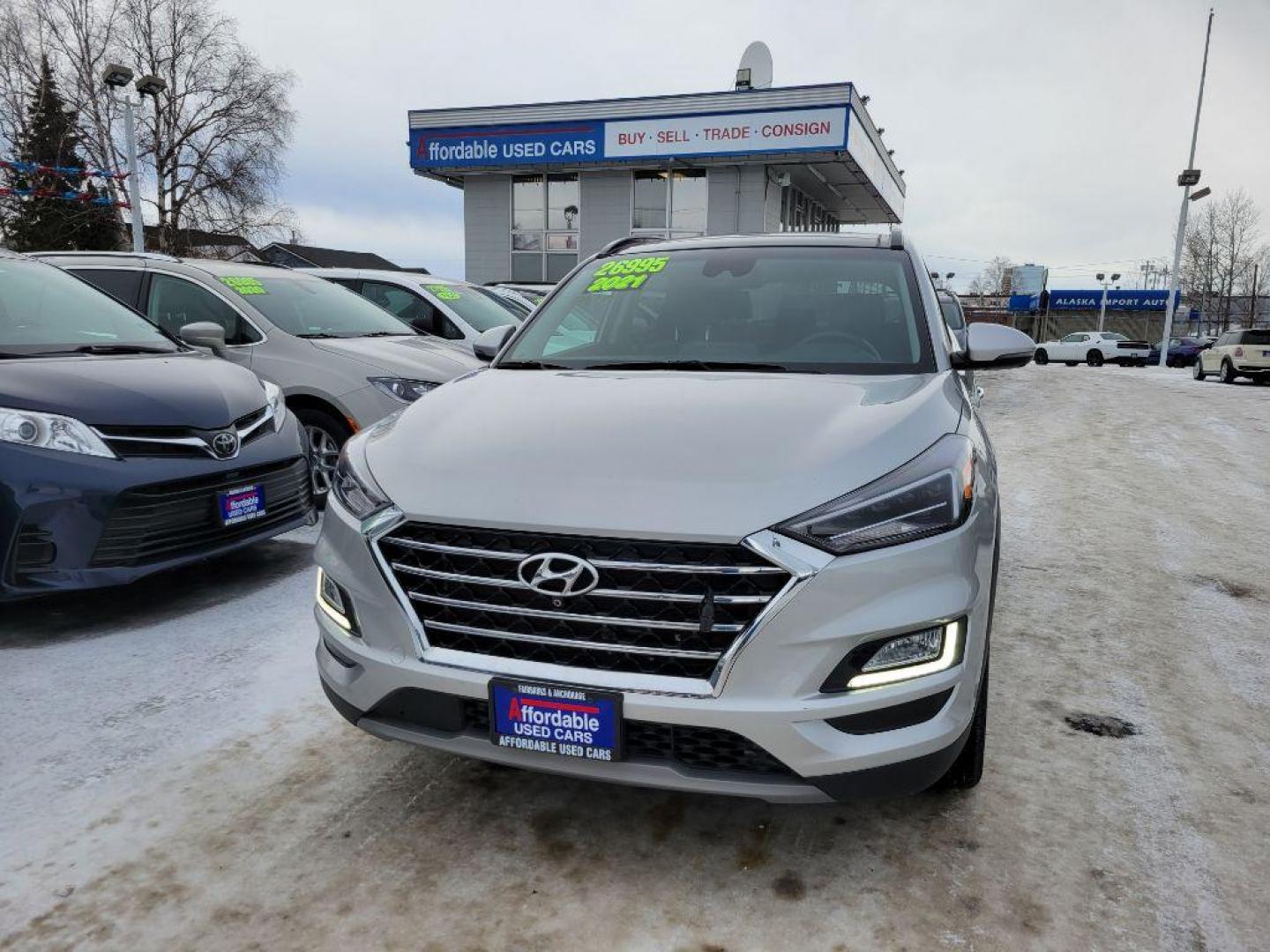 2021 SILVER HYUNDAI TUCSON LIMITED (KM8J3CAL7MU) with an 2.4L engine, Automatic transmission, located at 929 East 8th Ave, Anchorage, AK, 99501, (907) 274-2277, 61.214783, -149.866074 - Photo#0