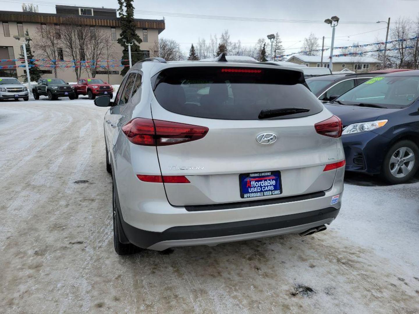 2021 SILVER HYUNDAI TUCSON LIMITED (KM8J3CAL7MU) with an 2.4L engine, Automatic transmission, located at 929 East 8th Ave, Anchorage, AK, 99501, (907) 274-2277, 61.214783, -149.866074 - Photo#2