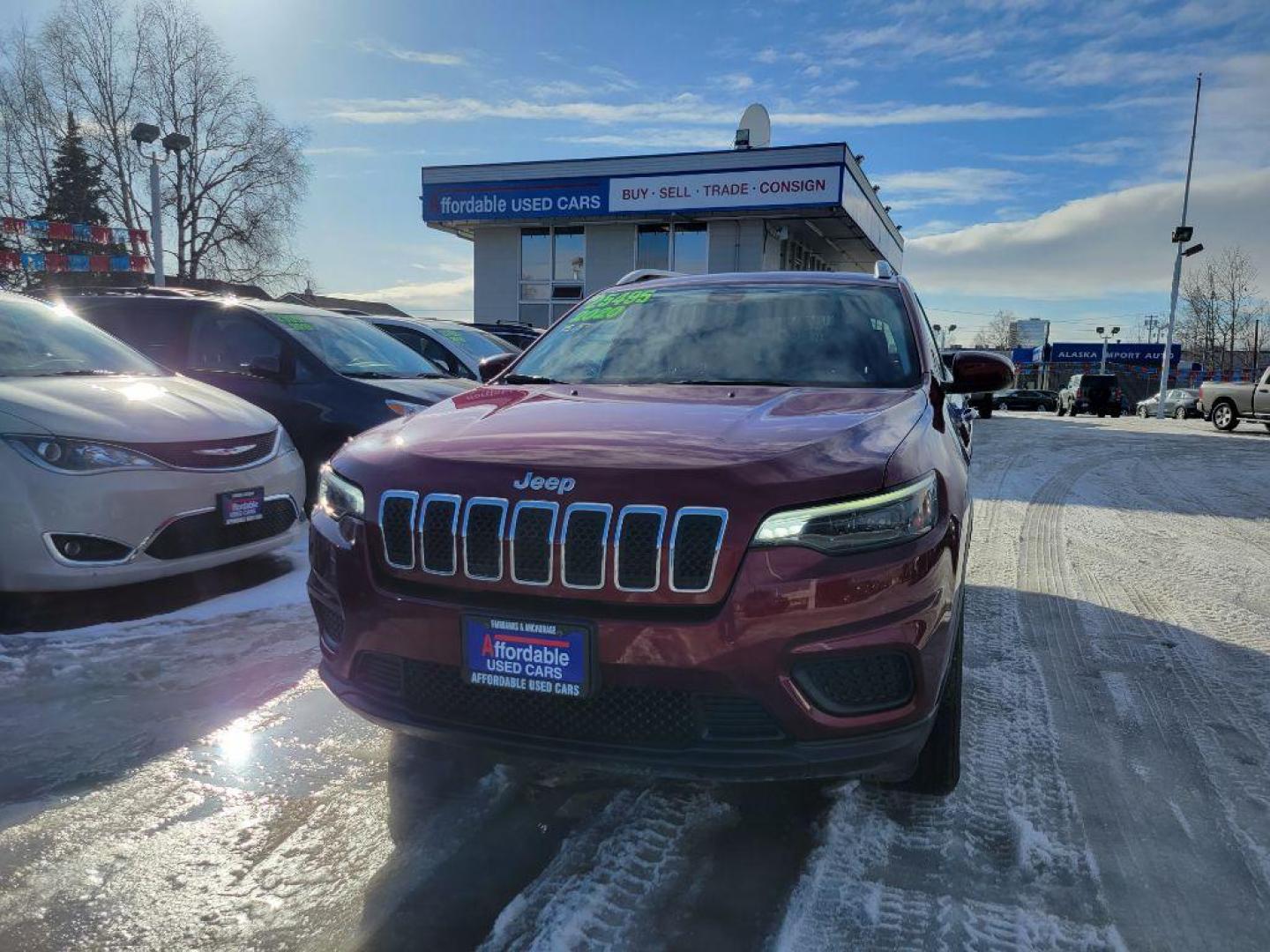 2020 MAROON JEEP CHEROKEE LATITUDE (1C4PJMCB0LD) with an 2.4L engine, Automatic transmission, located at 929 East 8th Ave, Anchorage, AK, 99501, (907) 274-2277, 61.214783, -149.866074 - Photo#0