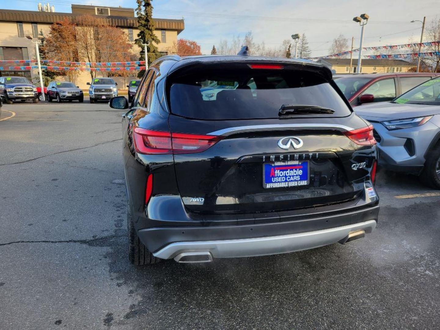 2021 BLACK INFINITI QX50 LUXE LUXE (3PCAJ5BB7MF) with an 2.0L engine, Continuously Variable transmission, located at 929 East 8th Ave, Anchorage, AK, 99501, (907) 274-2277, 61.214783, -149.866074 - Photo#2