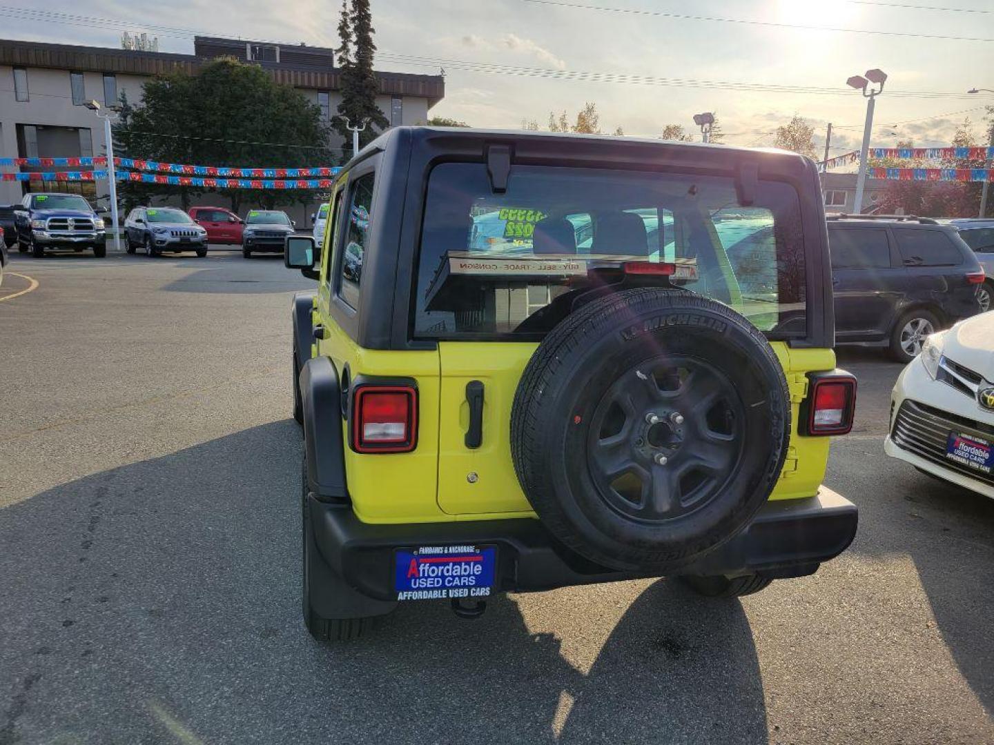 2022 GREEN JEEP WRANGLER UNLIMI SPORT (1C4HJXDG5NW) with an 3.6L engine, Automatic transmission, located at 929 East 8th Ave, Anchorage, AK, 99501, (907) 274-2277, 61.214783, -149.866074 - Photo#2