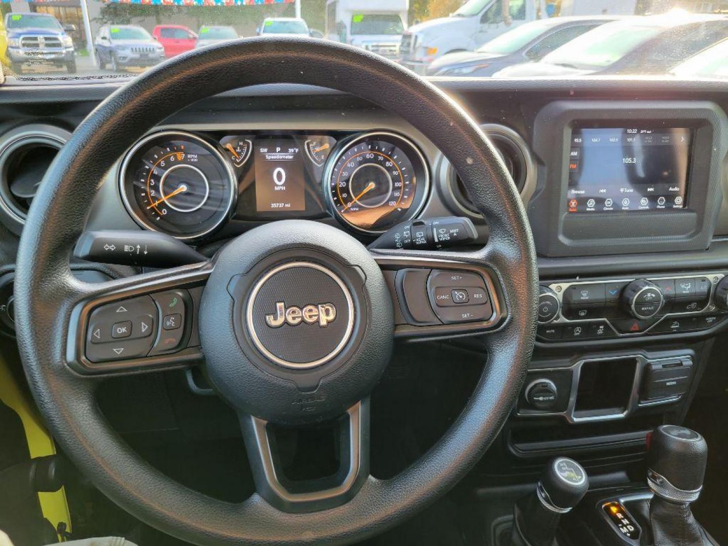 2022 GREEN JEEP WRANGLER UNLIMI SPORT (1C4HJXDG5NW) with an 3.6L engine, Automatic transmission, located at 929 East 8th Ave, Anchorage, AK, 99501, (907) 274-2277, 61.214783, -149.866074 - Photo#4