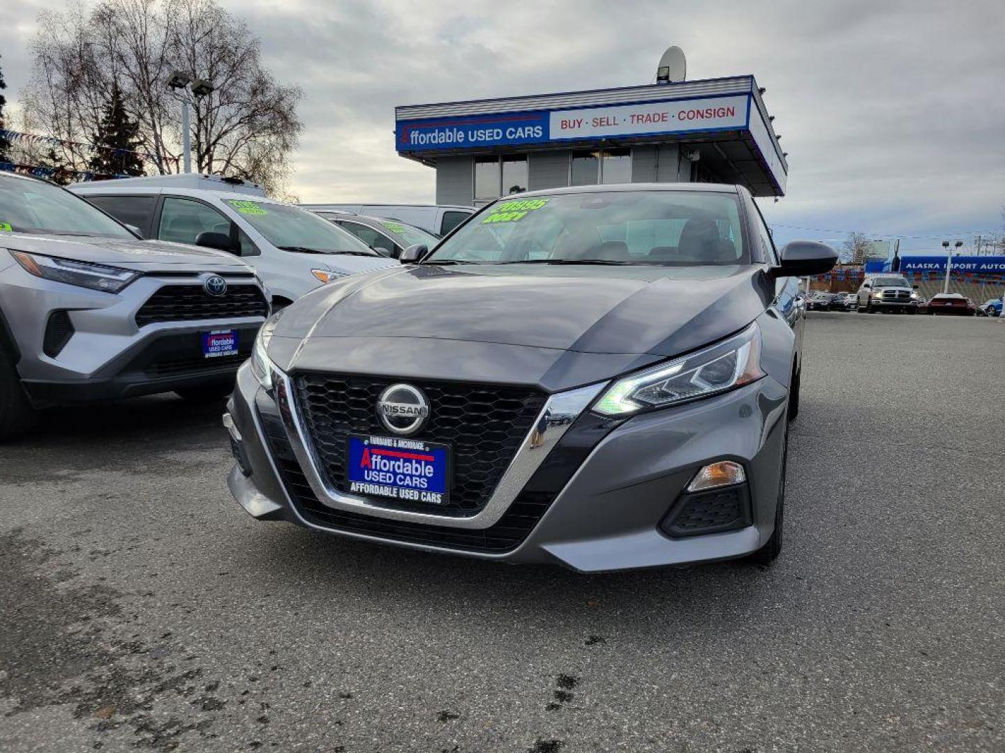 2021 GRAY NISSAN ALTIMA SV SV (1N4BL4DV6MN) with an 2.5L engine, Continuously Variable transmission, located at 929 East 8th Ave, Anchorage, AK, 99501, (907) 274-2277, 61.214783, -149.866074 - Photo#0