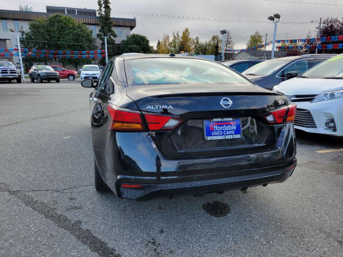 2021 BLACK NISSAN ALTIMA SV SV (1N4BL4DV1MN) with an 2.5L engine, Continuously Variable transmission, located at 929 East 8th Ave, Anchorage, AK, 99501, (907) 274-2277, 61.214783, -149.866074 - Photo#2