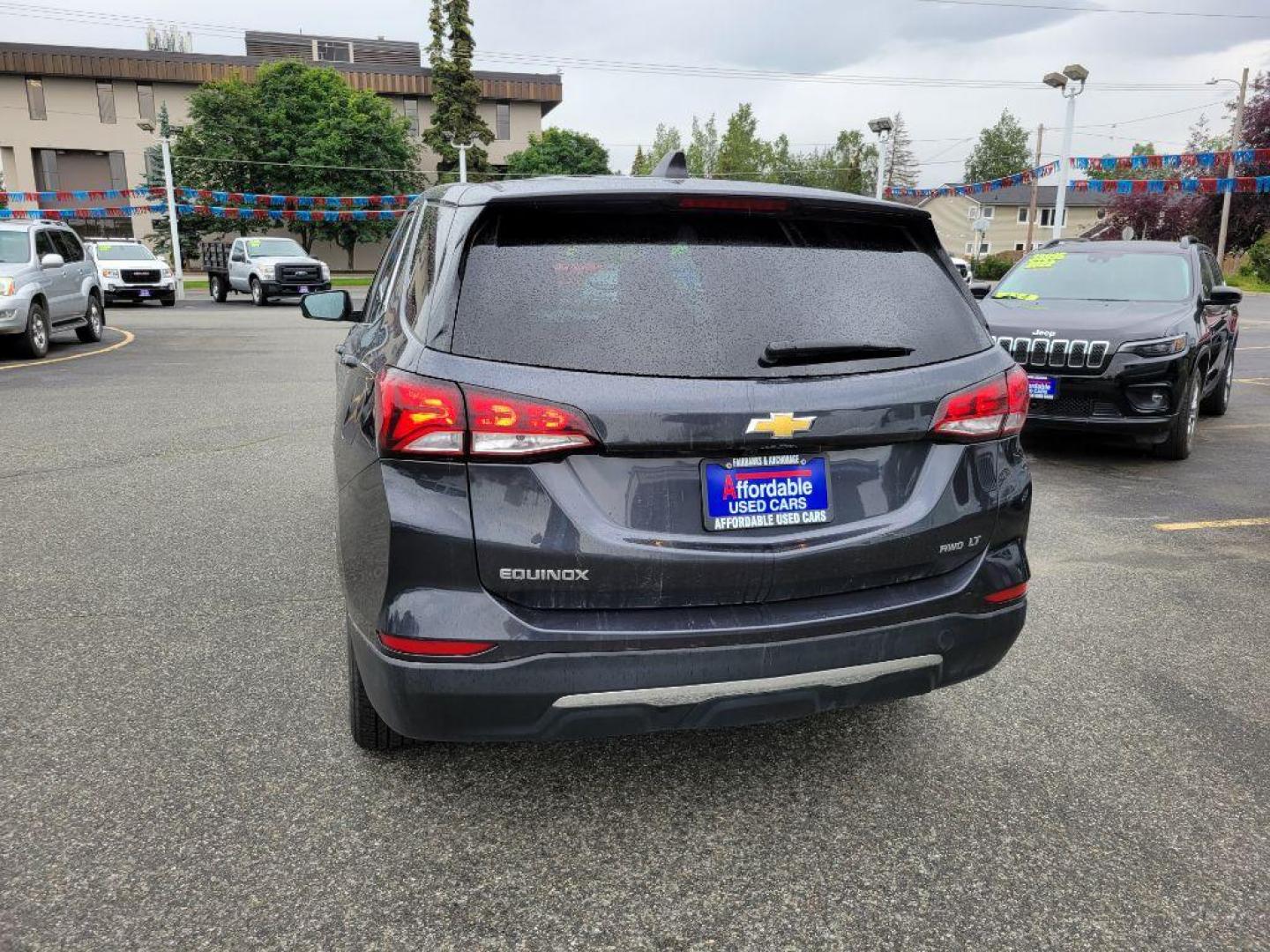 2022 GRAY CHEVROLET EQUINOX LT (2GNAXUEV2N6) with an 1.5L engine, Automatic transmission, located at 929 East 8th Ave, Anchorage, AK, 99501, (907) 274-2277, 61.214783, -149.866074 - Photo#2