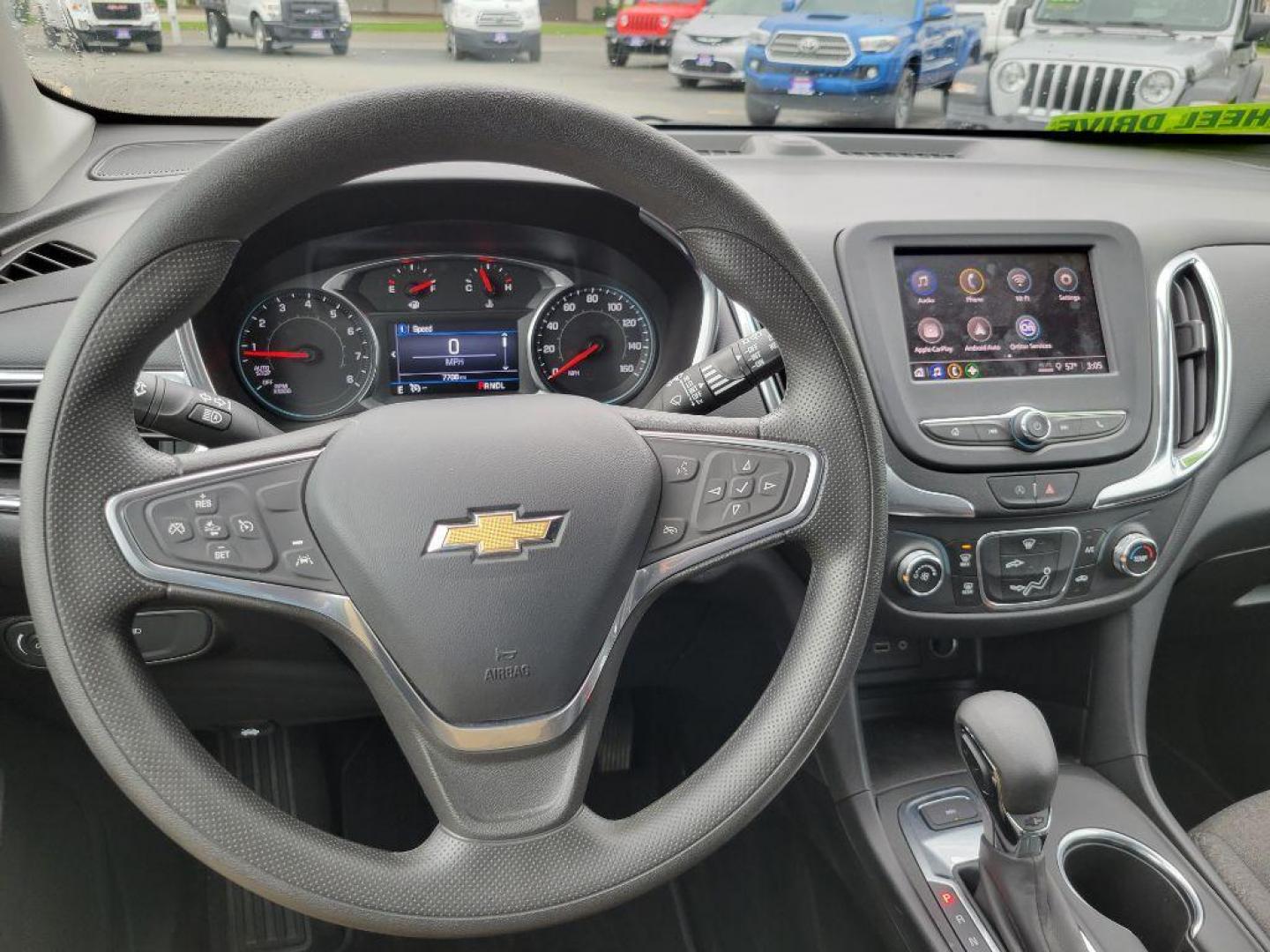 2022 GRAY CHEVROLET EQUINOX LT (2GNAXUEV2N6) with an 1.5L engine, Automatic transmission, located at 929 East 8th Ave, Anchorage, AK, 99501, (907) 274-2277, 61.214783, -149.866074 - Photo#4