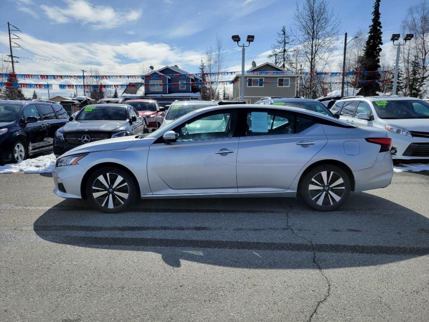 2021 SILVER NISSAN ALTIMA SV SV (1N4BL4DVXMN) with an 2.5L engine, Continuously Variable transmission, located at 929 East 8th Ave, Anchorage, AK, 99501, (907) 274-2277, 61.214783, -149.866074 - Photo#1