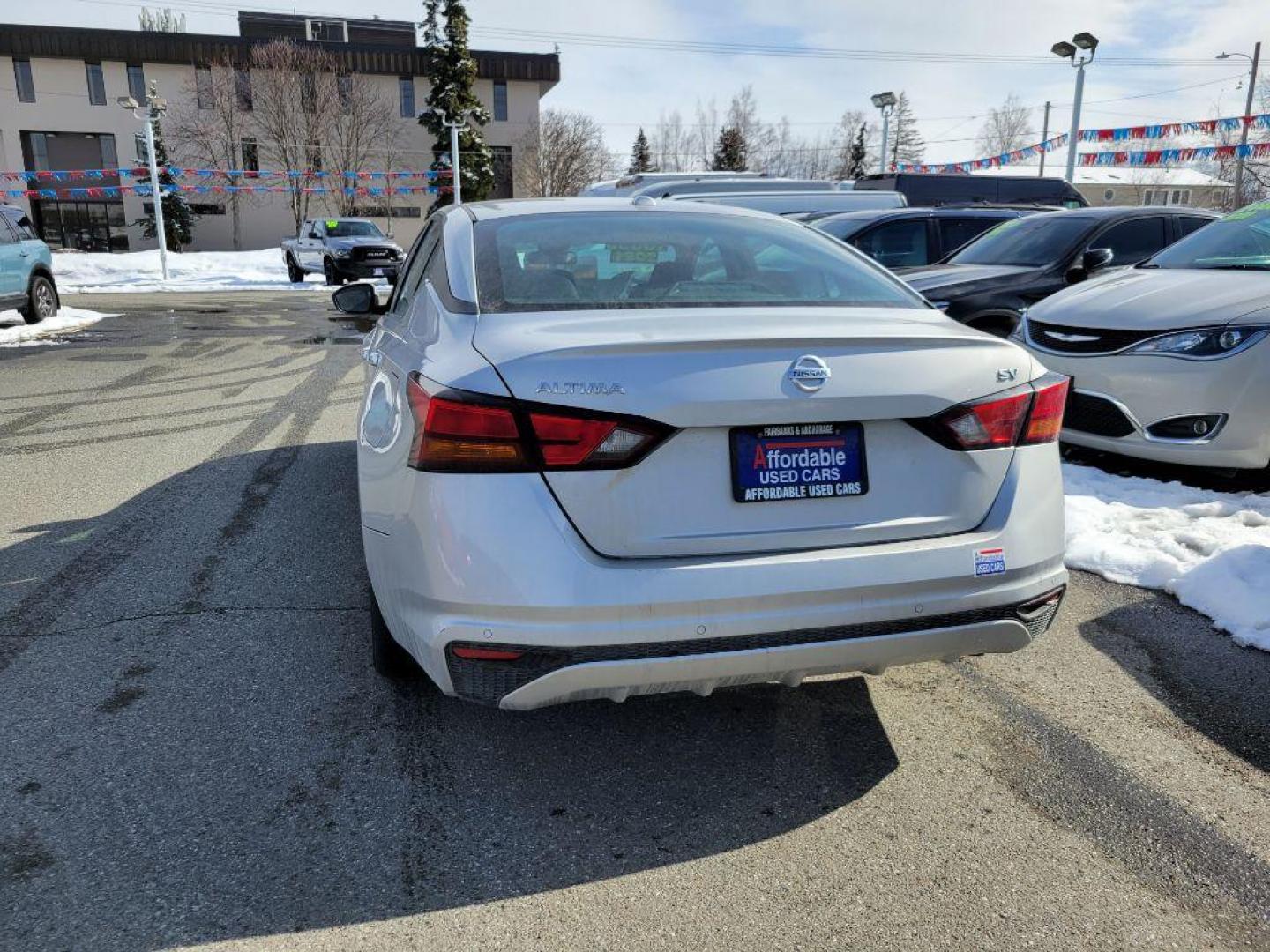 2021 SILVER NISSAN ALTIMA SV SV (1N4BL4DVXMN) with an 2.5L engine, Continuously Variable transmission, located at 929 East 8th Ave, Anchorage, AK, 99501, (907) 274-2277, 61.214783, -149.866074 - Photo#2