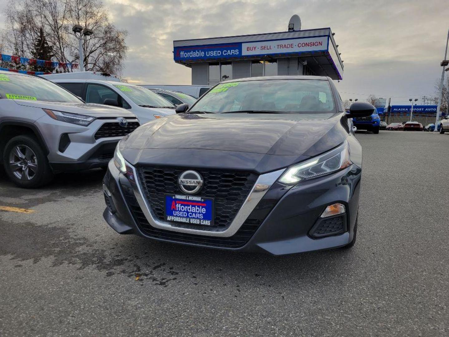 2021 BLUE NISSAN ALTIMA SV SV (1N4BL4DV2MN) with an 2.5L engine, Continuously Variable transmission, located at 929 East 8th Ave, Anchorage, AK, 99501, (907) 274-2277, 61.214783, -149.866074 - Photo#0