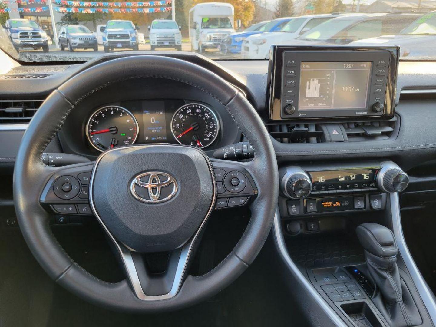 2022 BLACK TOYOTA RAV4 XLE XLE (2T3P1RFV2NW) with an 2.5L engine, Automatic transmission, located at 929 East 8th Ave, Anchorage, AK, 99501, (907) 274-2277, 61.214783, -149.866074 - Photo#4