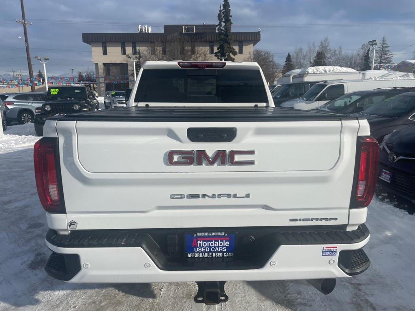 2022 WHITE GMC SIERRA 2500 DENALI (1GT49REY1NF) with an 6.6L engine, Automatic transmission, located at 929 East 8th Ave, Anchorage, AK, 99501, (907) 274-2277, 61.214783, -149.866074 - Photo#2